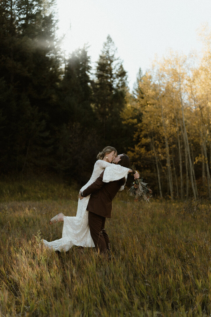 12458115-8C1C-40C2-87AD-23A2DA6CEBD9_1_105_c