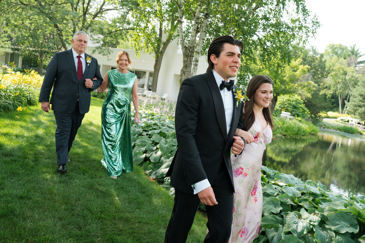 Lake-Minnetonka-wedding-Will-DeGraw-Clever-Disarray-40