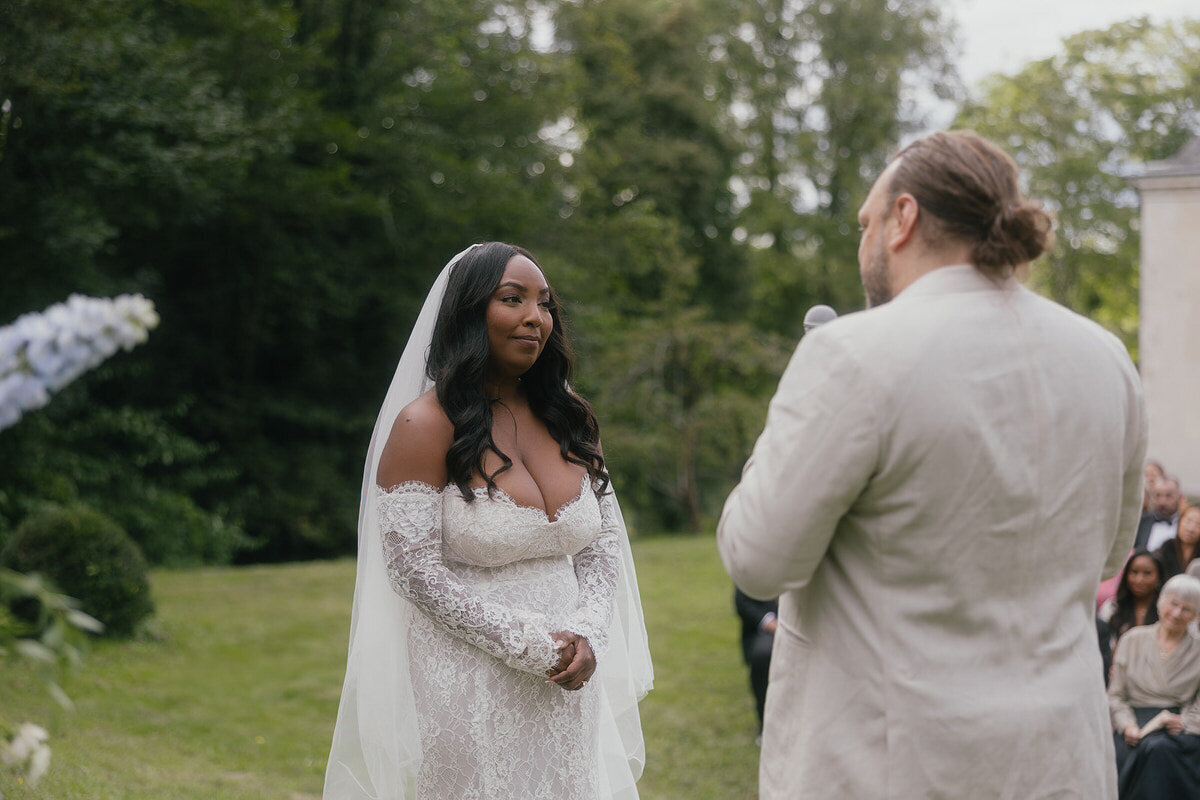 wedding-ceremony-vows-bride-emotion-france-chateau-laurianevega