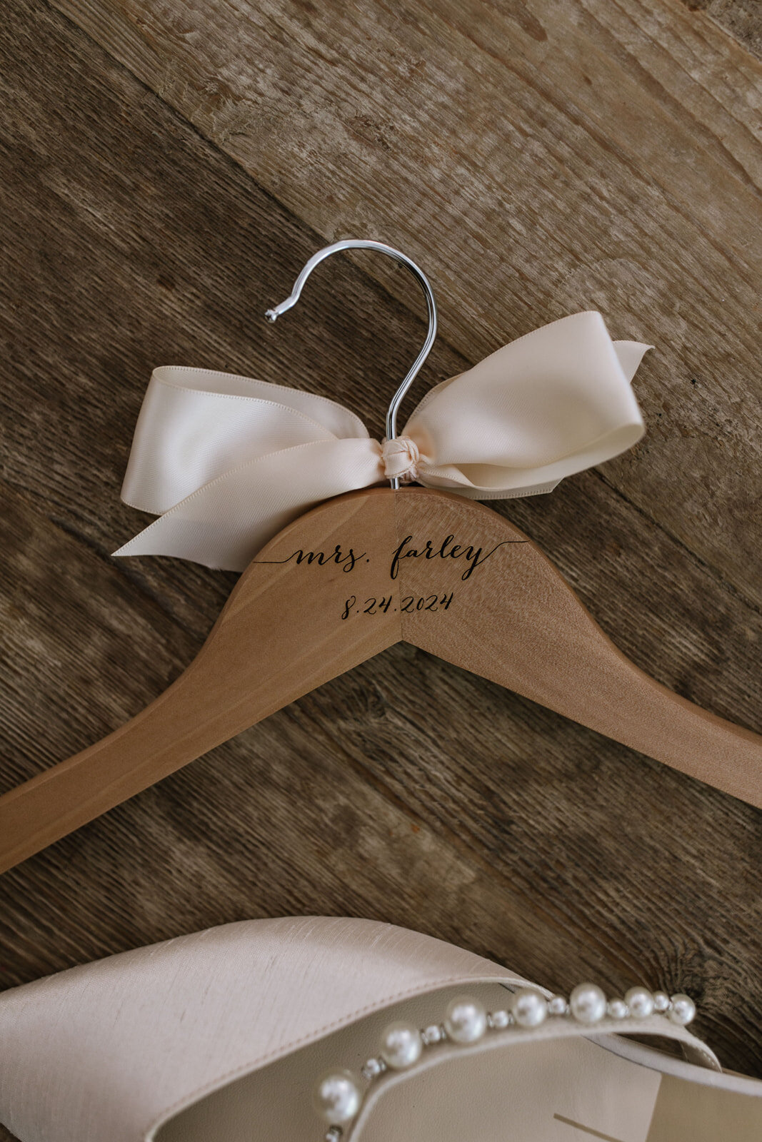 kelseylaurenphoto_c&j_bridegettingready_-29