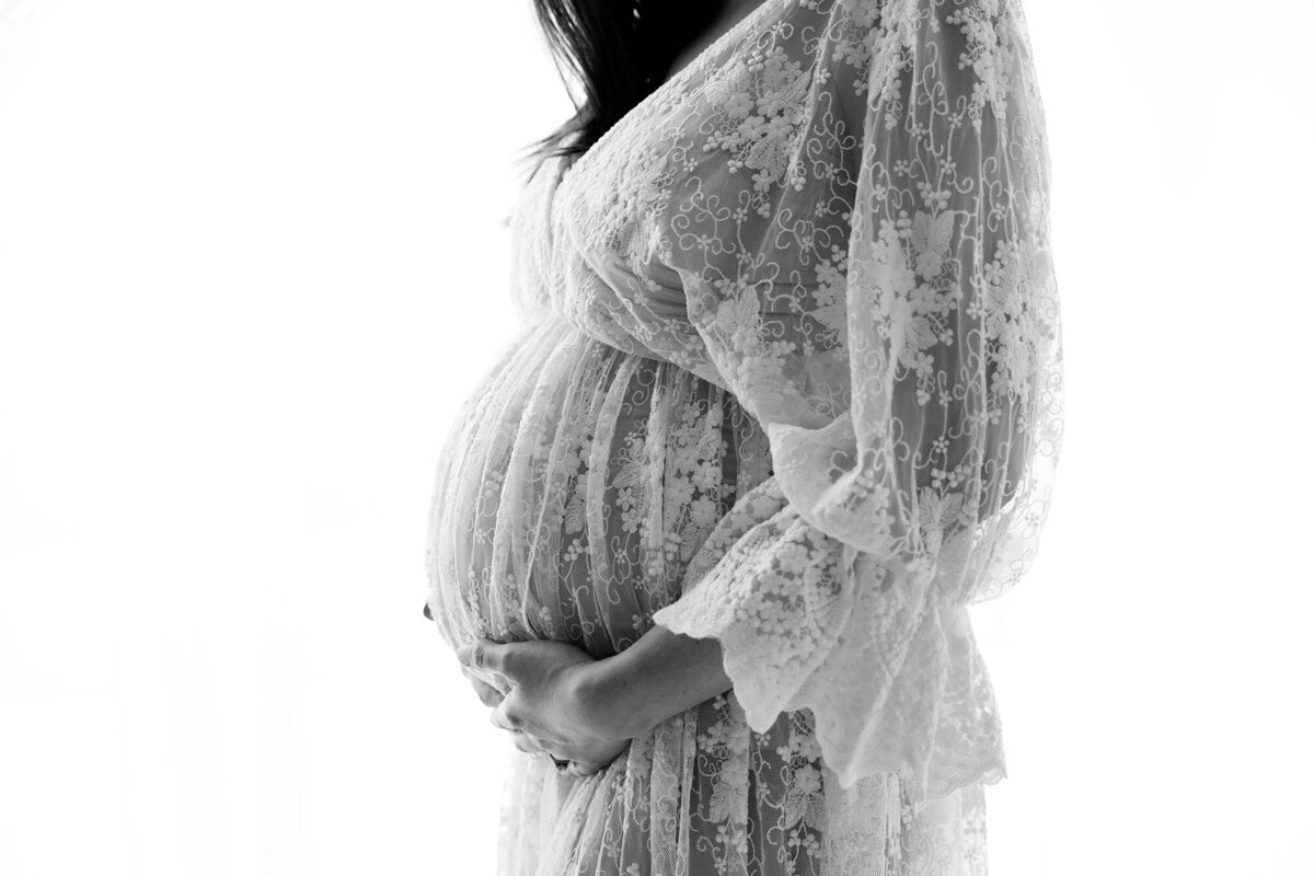 maternitybellycloseupbw