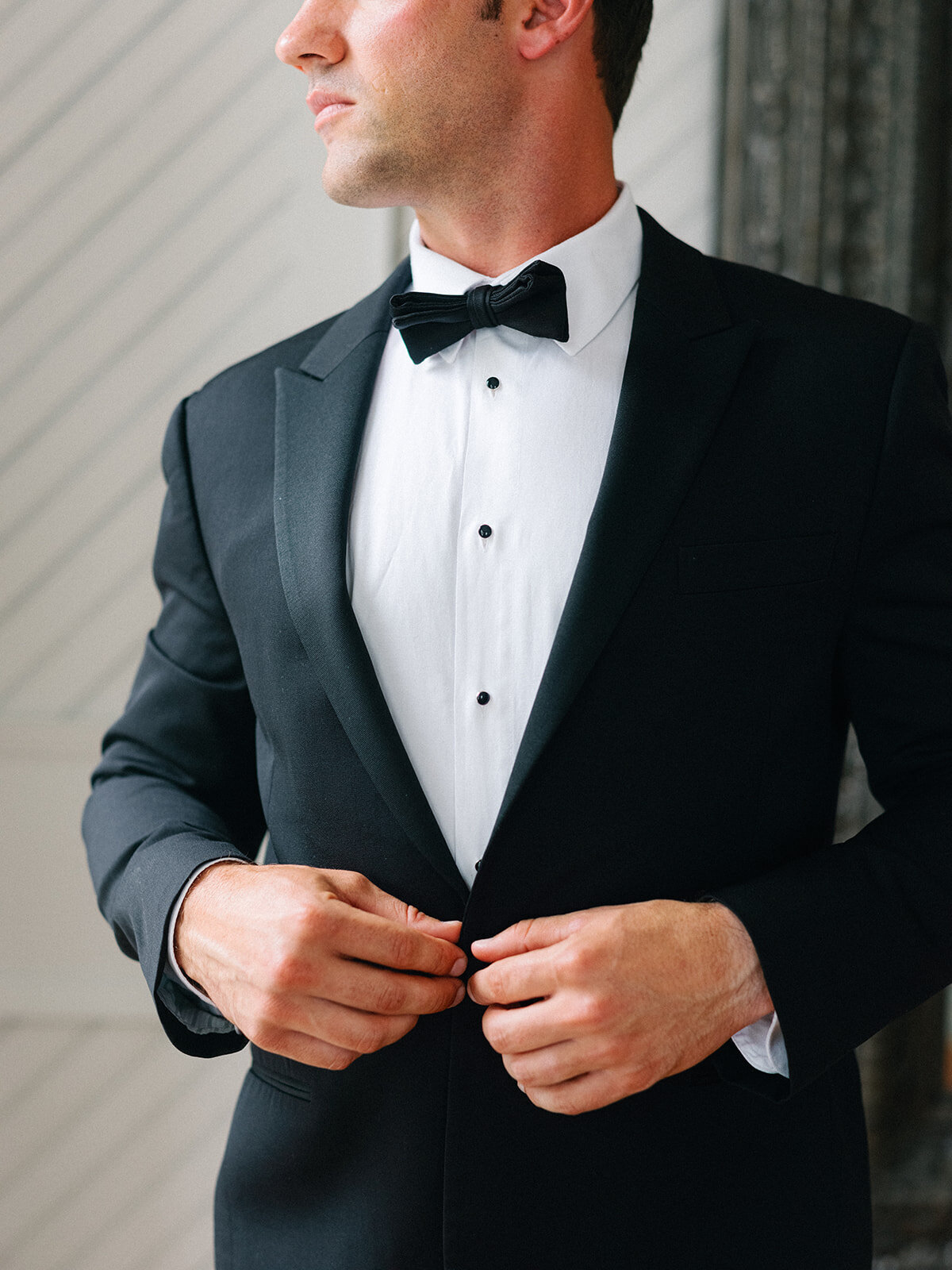 erienne-cam-wedding-guys-getting-ready-40_websize