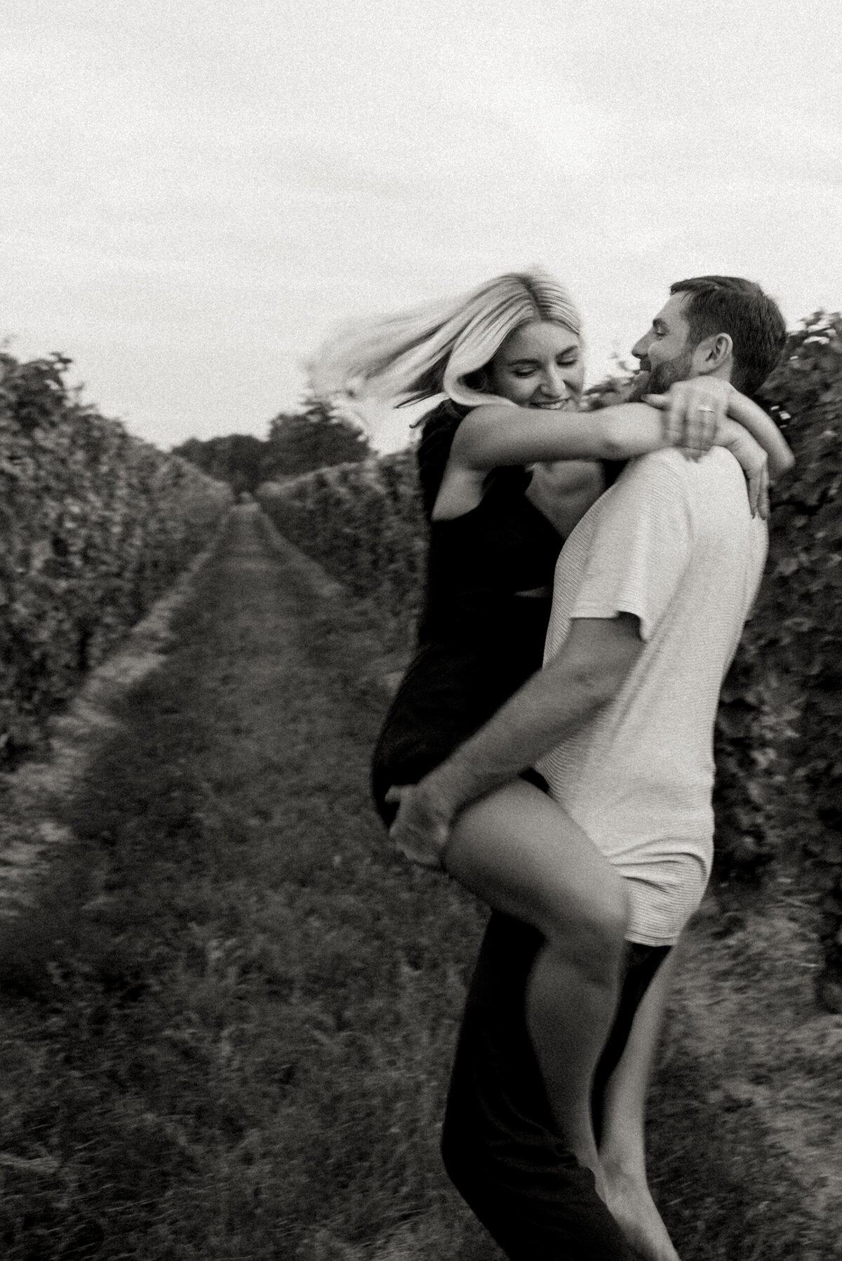 AllieJenningsPhoto-StefJoelEngagement-vineyard-engagement-farm-lifestyle-photography-98