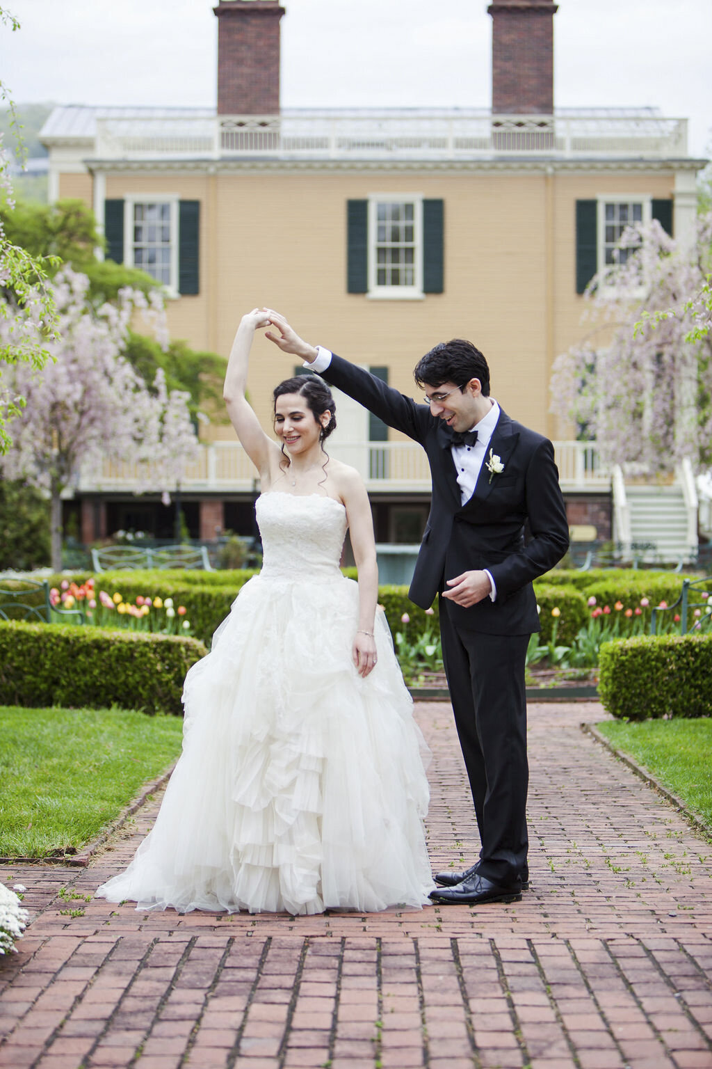 272 - HundredsofMoments-DaraKritzer-AdamTowne-FirstLook180506-043-3416