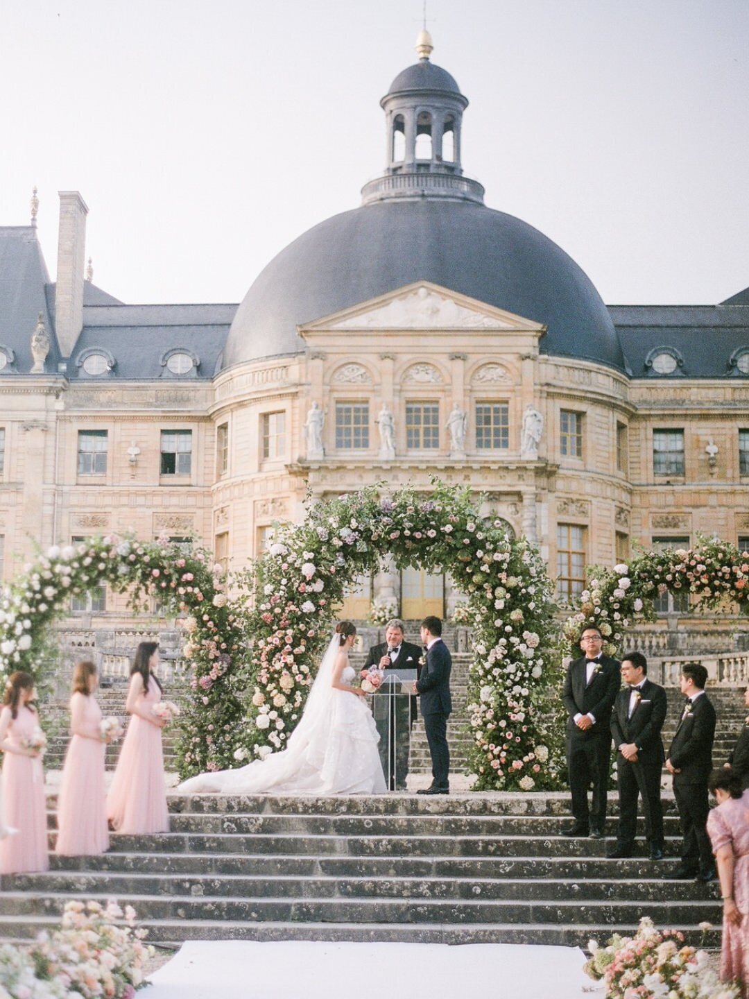 Fairytale Castle Wedding Chateau de Vaux-le-Vicomte France by @alejandrapoupelevents 18