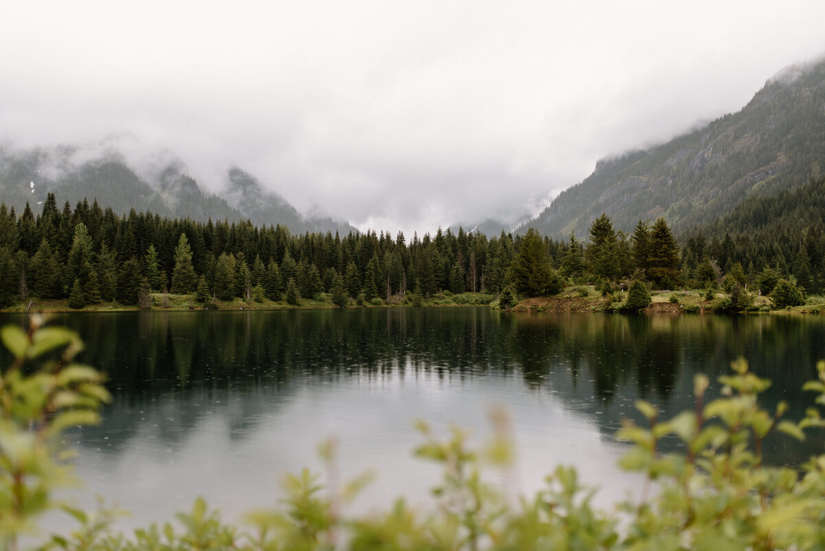 gold_creek_pond_snoqualmie_pass_washington