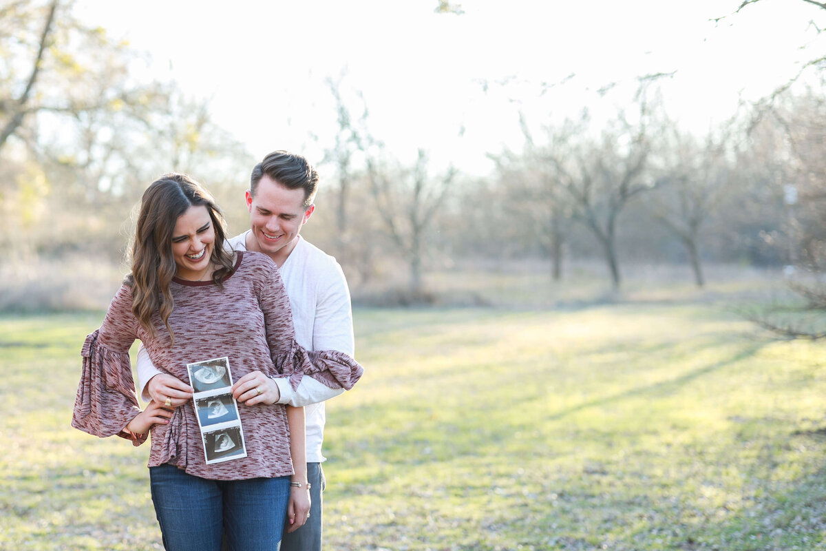 family-photography-fort-worth-maternity-pregnancy-portraits-baby-announcement-11