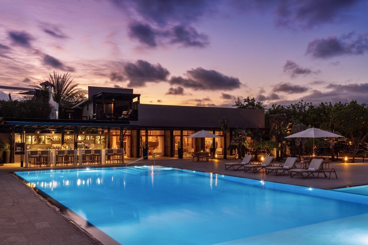 Waterstone - Finch Bay Galapagos Hotel - Santa Cruz Island - Galapagos - Ecuador - Luxury Boutique Hotel - FINCH BAY BAR PISCINA HABITACIONES 2421 Large