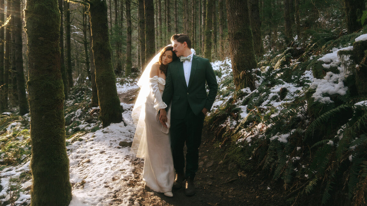 bc-vancouver-island-elopement-photographer-taylor-dawning-photography-forest-winter-boho-vintage-elopement-photos-33