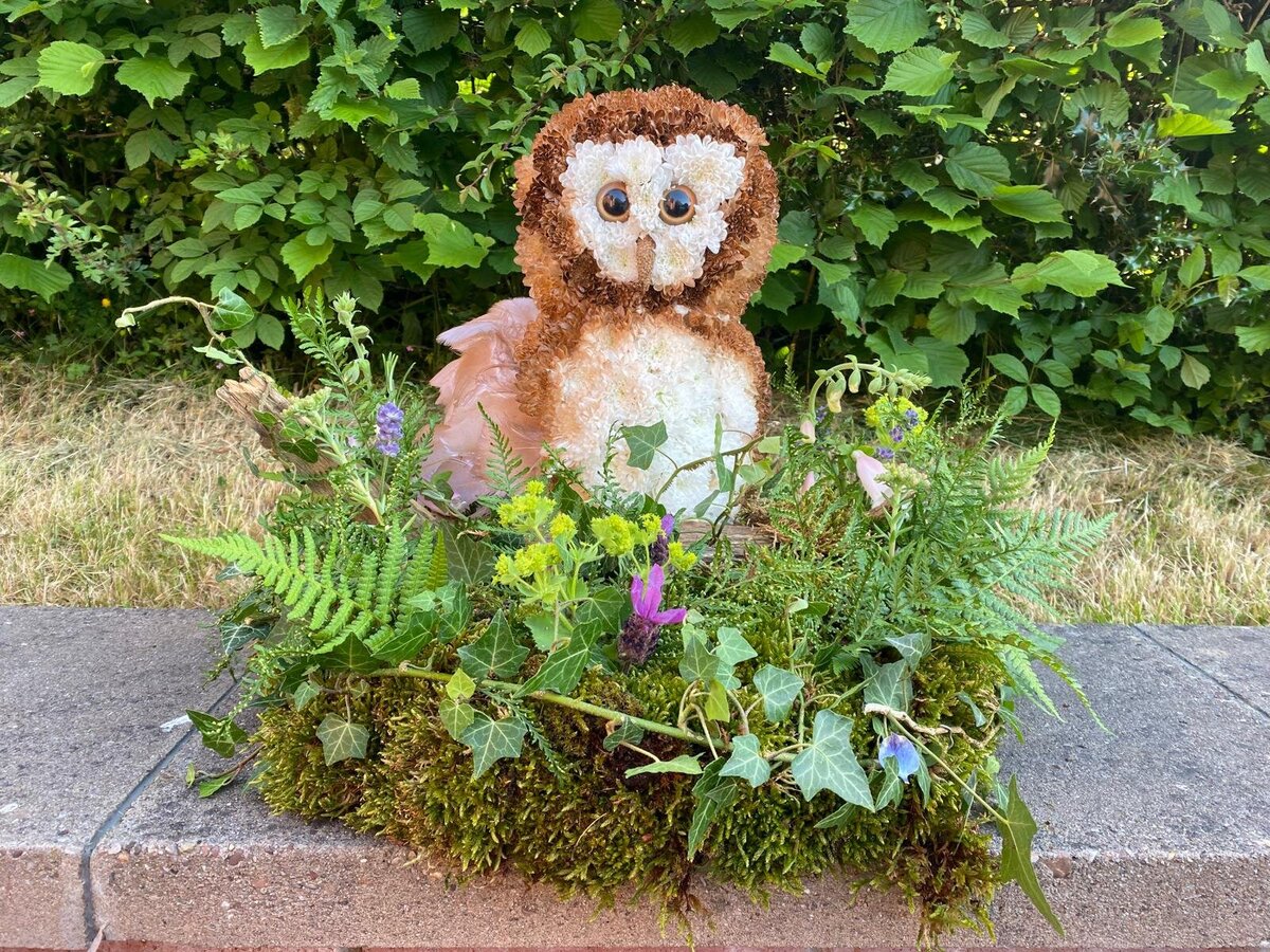 Issy-and-Bella-Floral-Design-Funeral-Florist-Herefordshire4