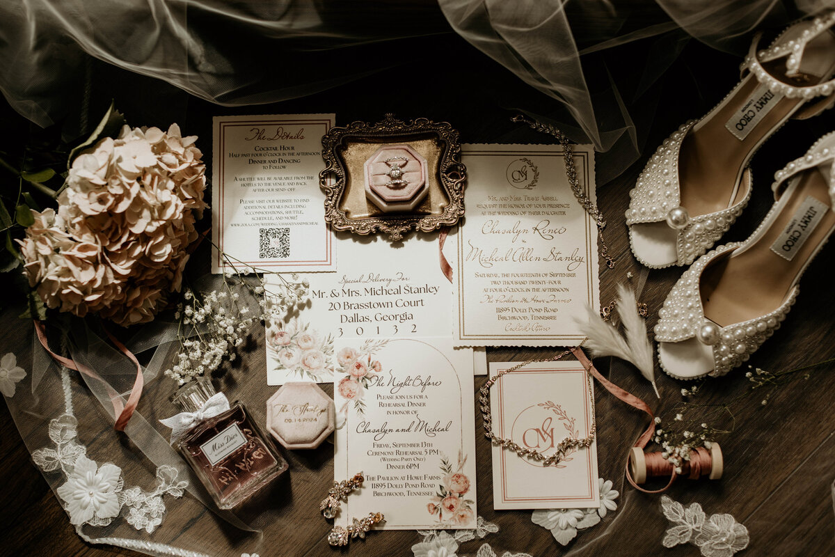 wedding-invitation-flat-lay-accessories-boho-dusty-pink