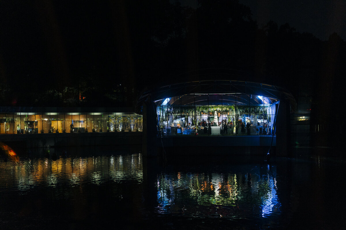 crystal-bridges-museum-wedding-44