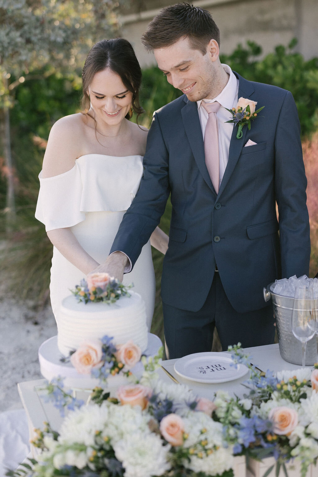 emily-plank-photo-the-current-hotel-elope-in-tampa-chantilly-chic-celebrations-10