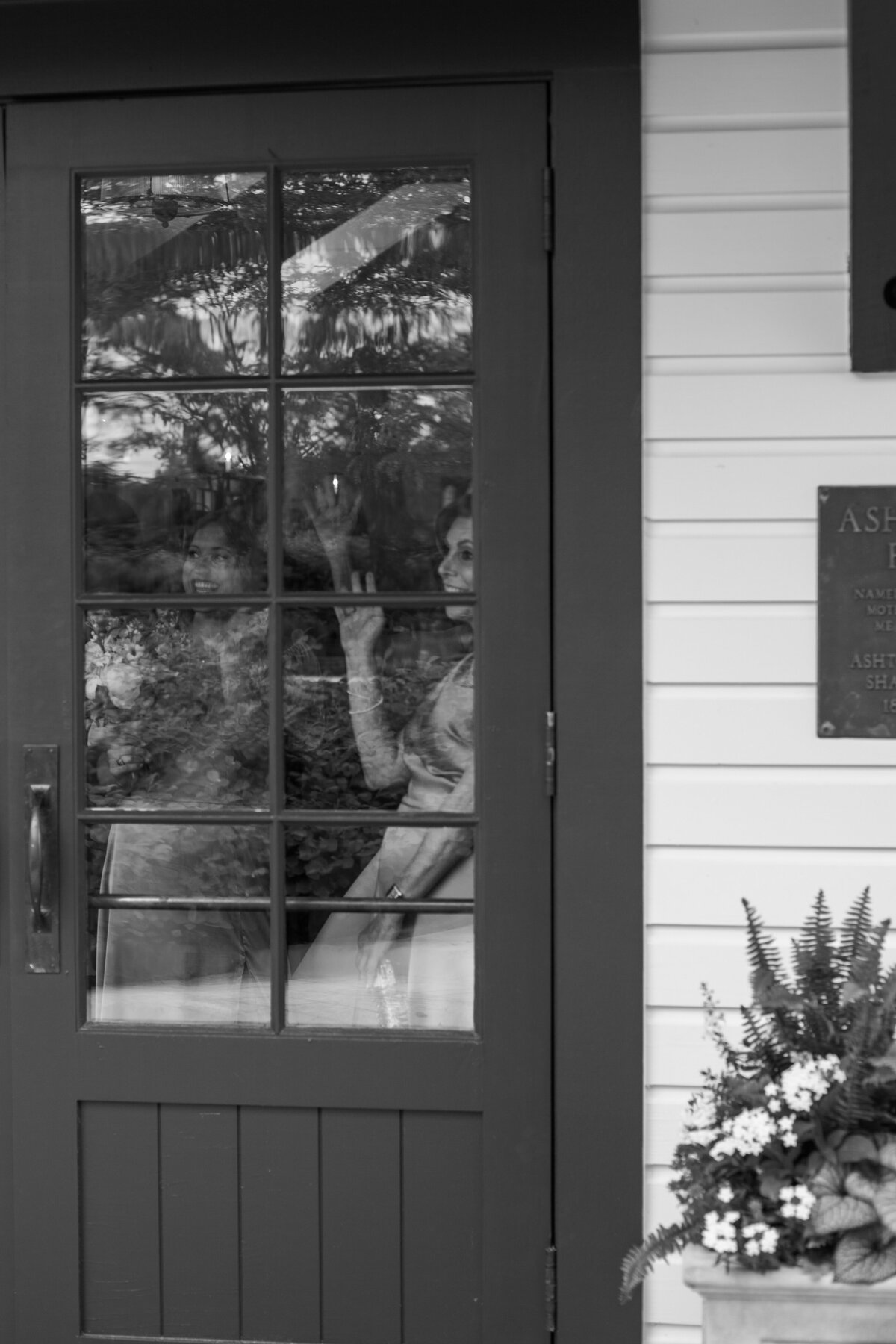 lauren and sam door 2