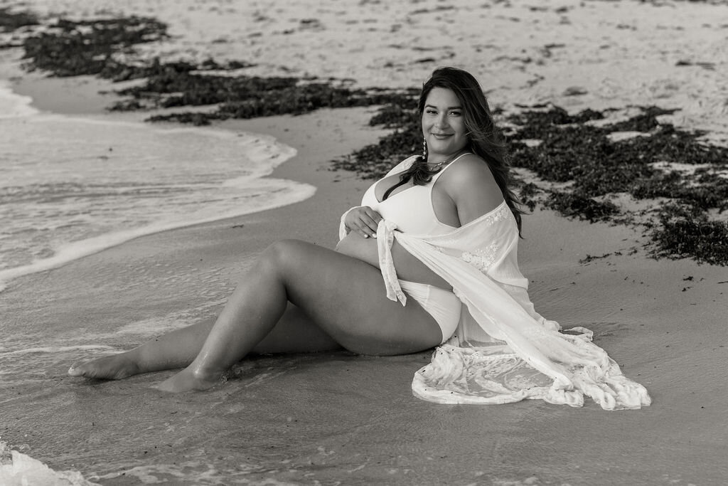 south-florida-maternity-session-beach-black-and-white-portrait
