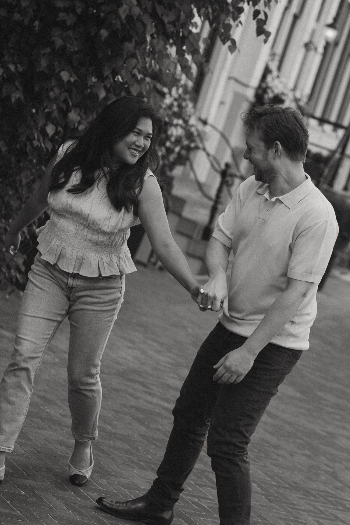 couple-photoshoot-jordaan-couple- photographer-amsterdam-inhosuecapture-5