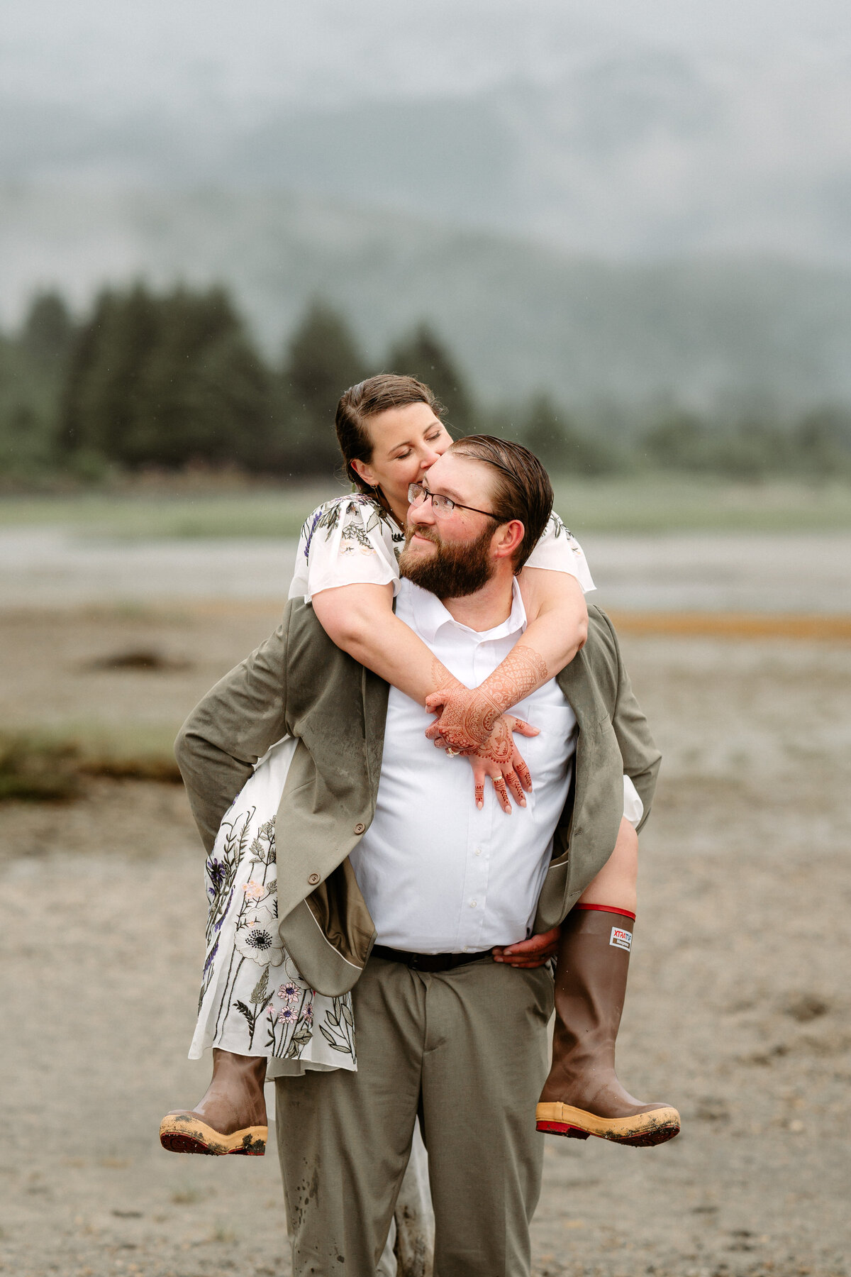 ashley-matt-elopement-eagle-beach-143
