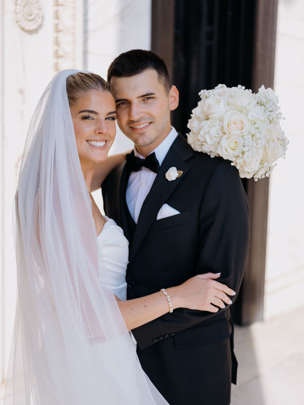Wedding day portraits at the Cleveland Art Museum