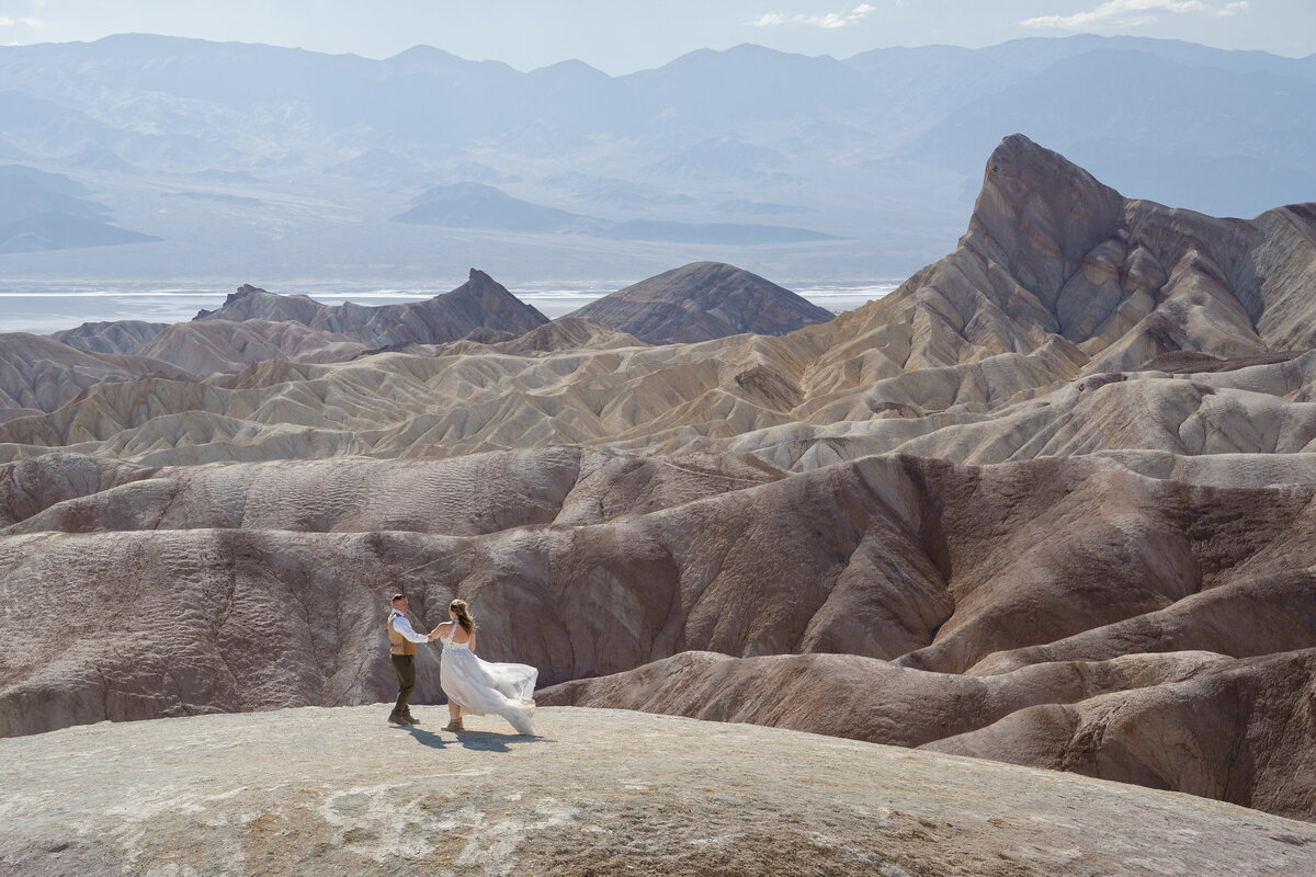 Death-Valley-National-Park-Elopement-Photos-23