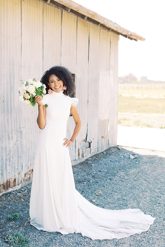 Ashley-Baumgartner-Photography-Sacramento-Real-Weddings-Magazine-Country-Charm-Layout-NoWM_0014