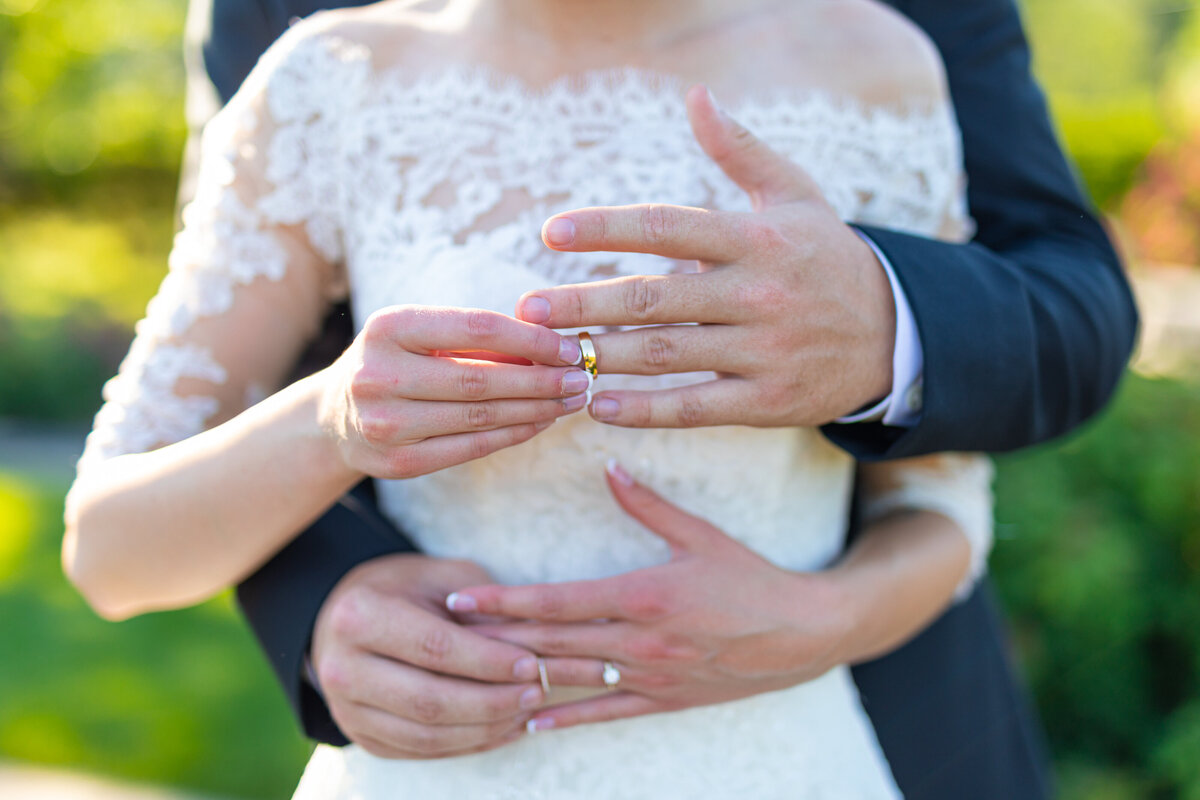 exchanging-wedding-rings