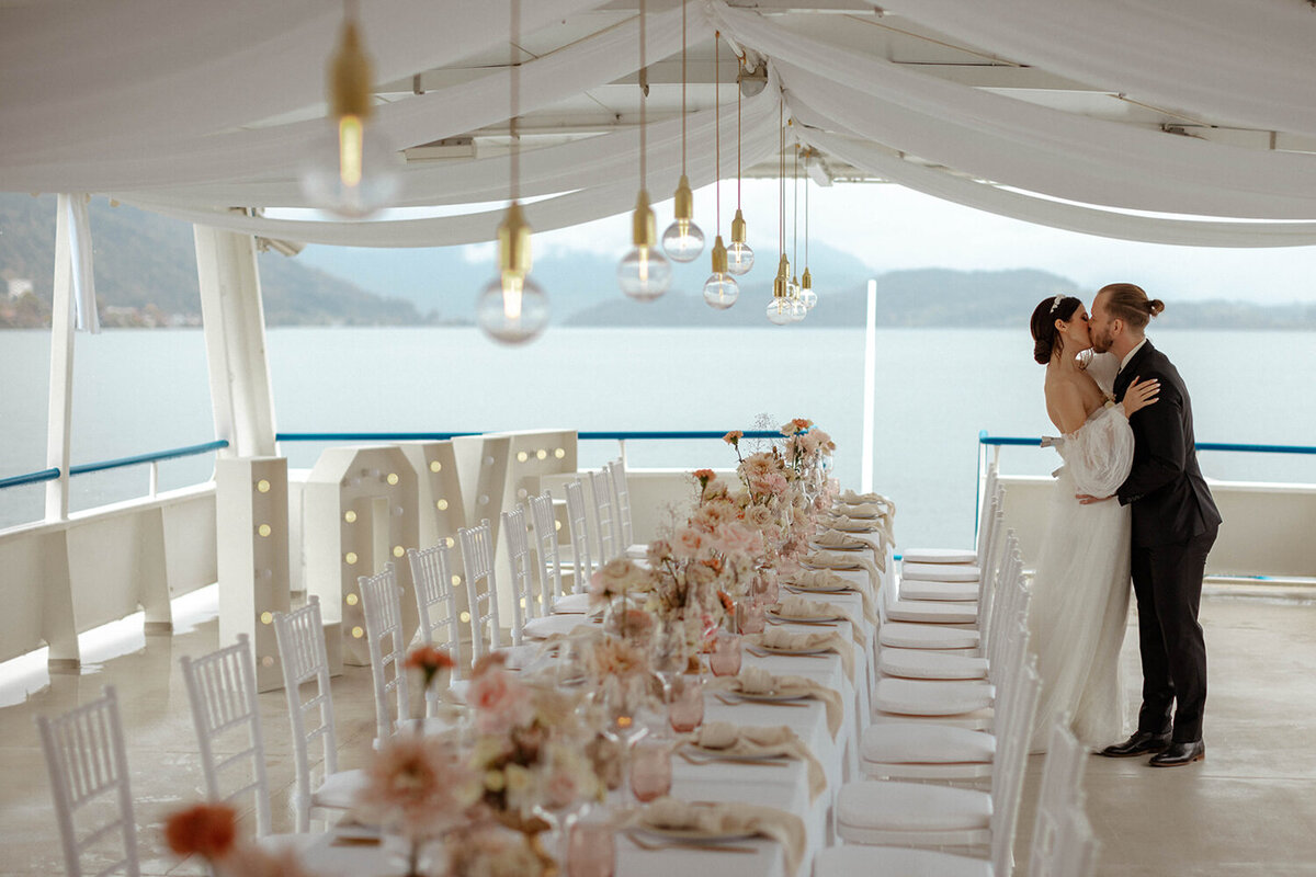 WeddingCircle_WeddingPlanner_Liebesding_Schweiz_Schiff_lisalarkphoto-2