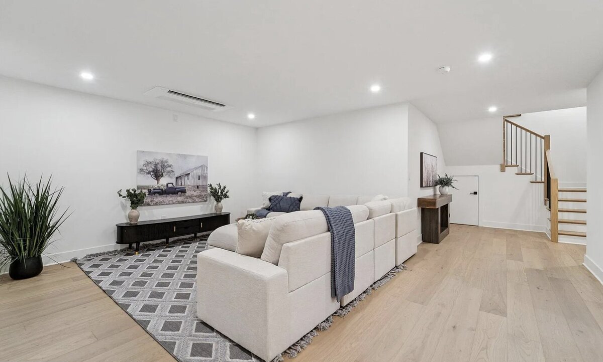 Kelly DeTommaso Elegant Transitions Ambler Unit B - Den