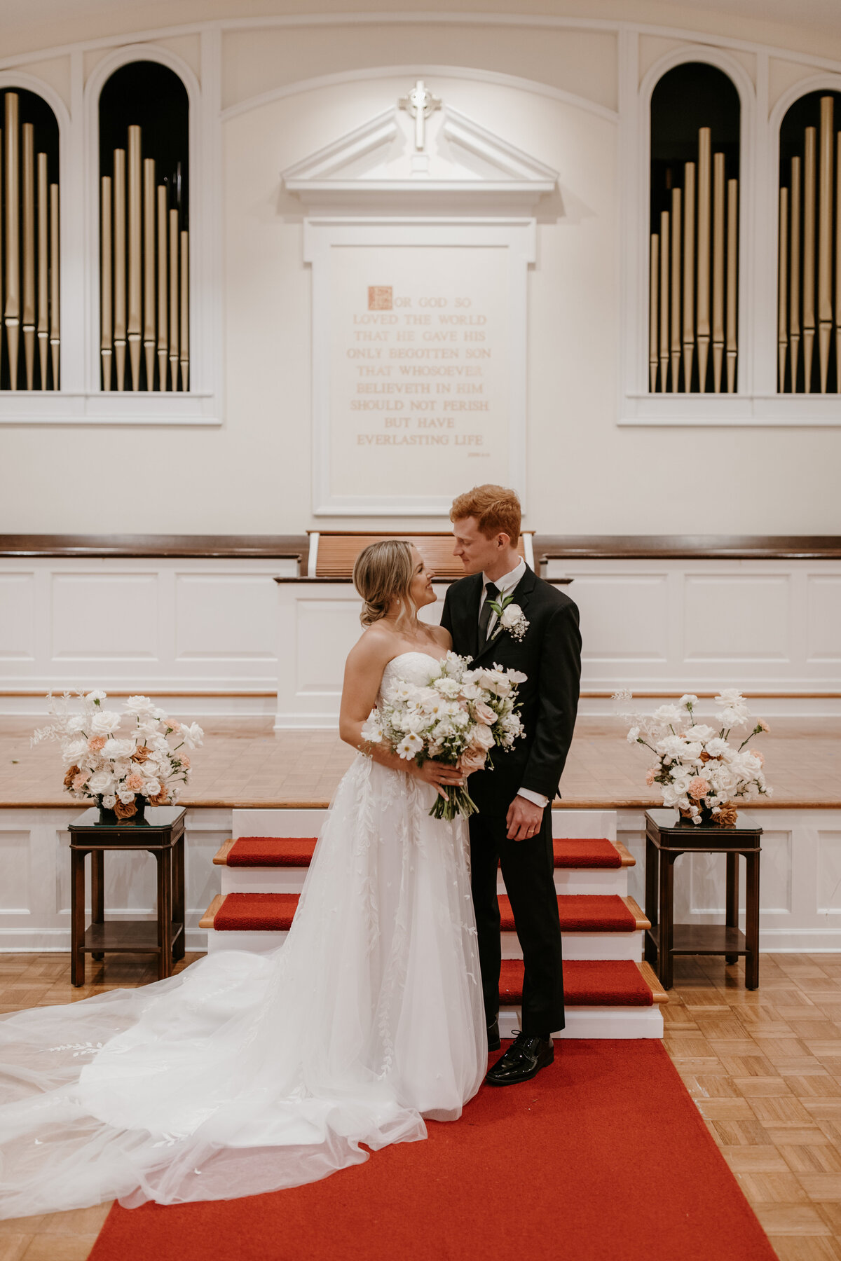 StLouis-Wedding-Photographer-JoyLynnPhotography-KnottingHills-Mary+Austin-Portraits189