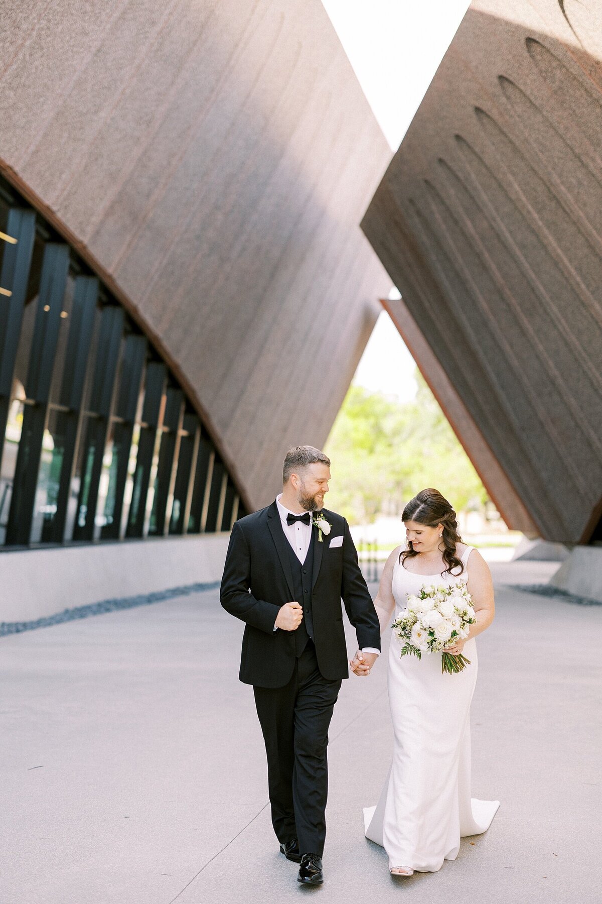 PryorWeddingSneakPeek-CasieMariePhotography-WinterParkEventCenter-66