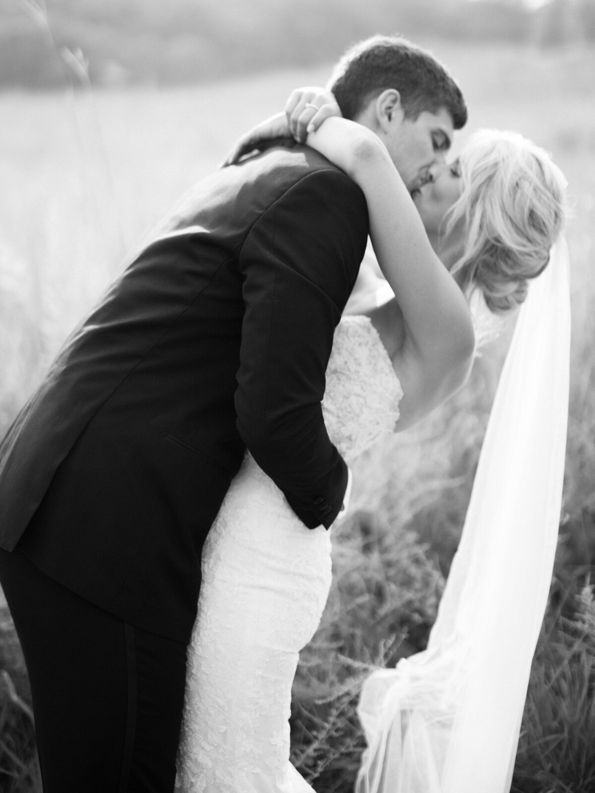 Jessica Blex Photography - Luxury Wedding at Lauritzen Gardens - Nebraska Photographer-2