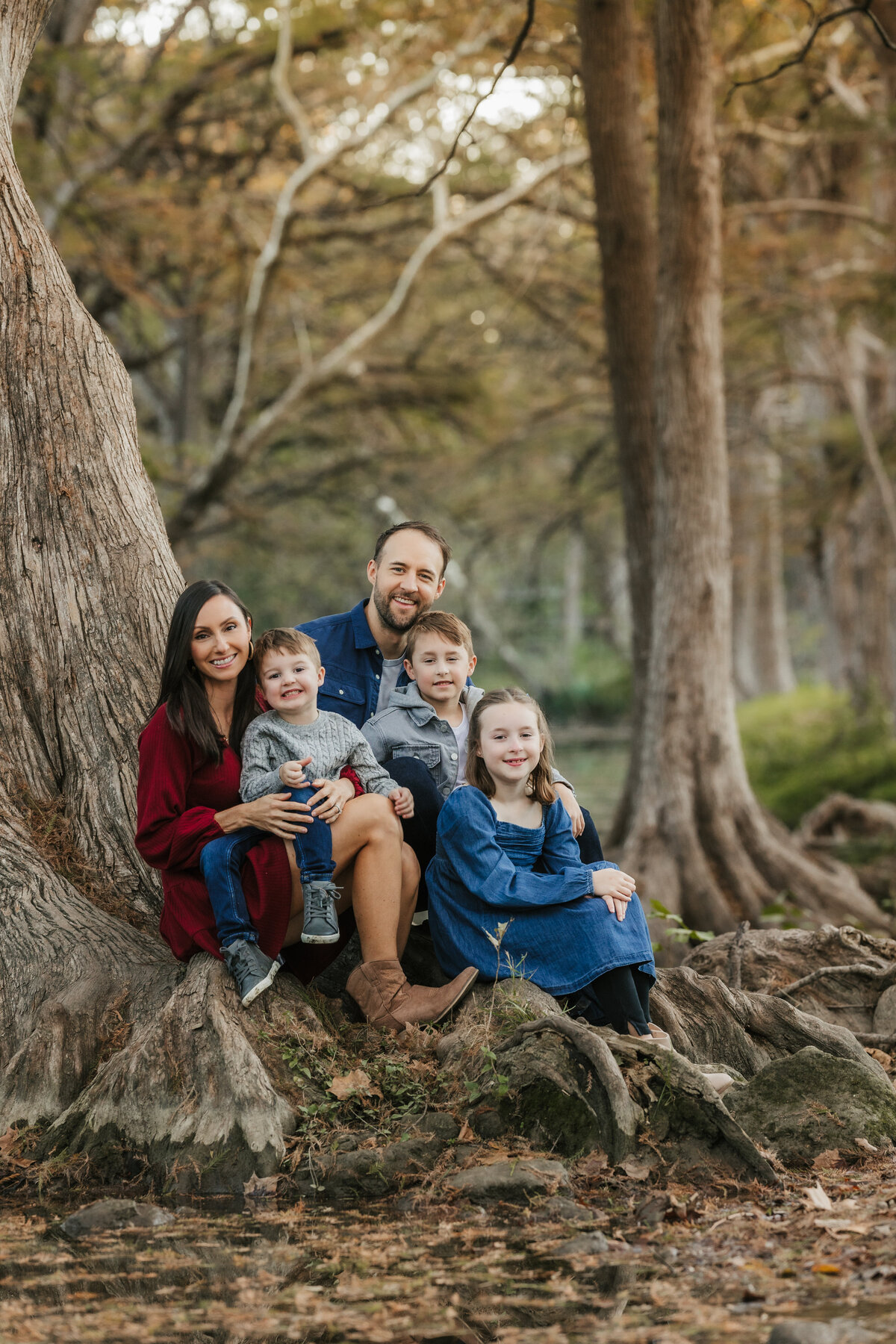 austin-fall-family-photos-in-trees