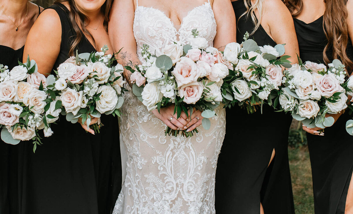 Wedding-party-holding-bouqets