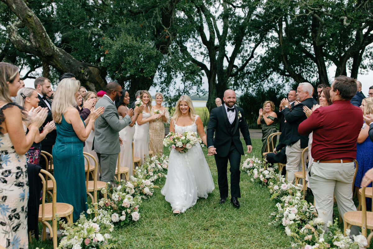 Lizzie Baker Photography _ Lowndes Grove Wedding _ Charleston Wedding Photographer _ CHS Wedding Venue _ Shindig Co Wedding Planner _ PPHG Wedding Venues-16