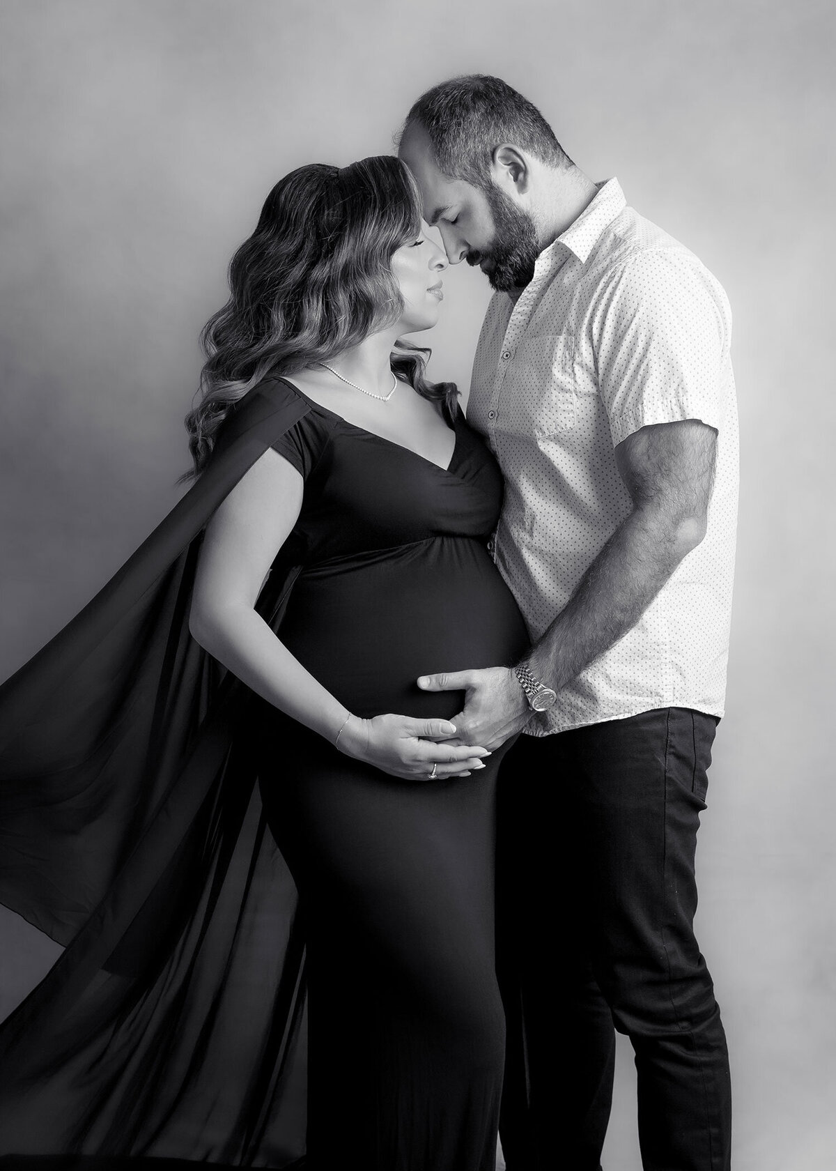new_tally safdie photography maternity session black and white couple
