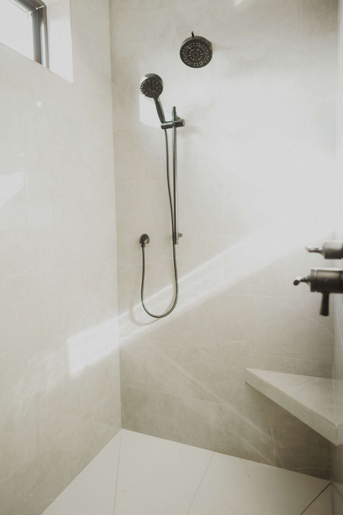 2425-Bathroom-Linden-Central-Iowa-Custom-Home-JRL-Builders-3F1A1774