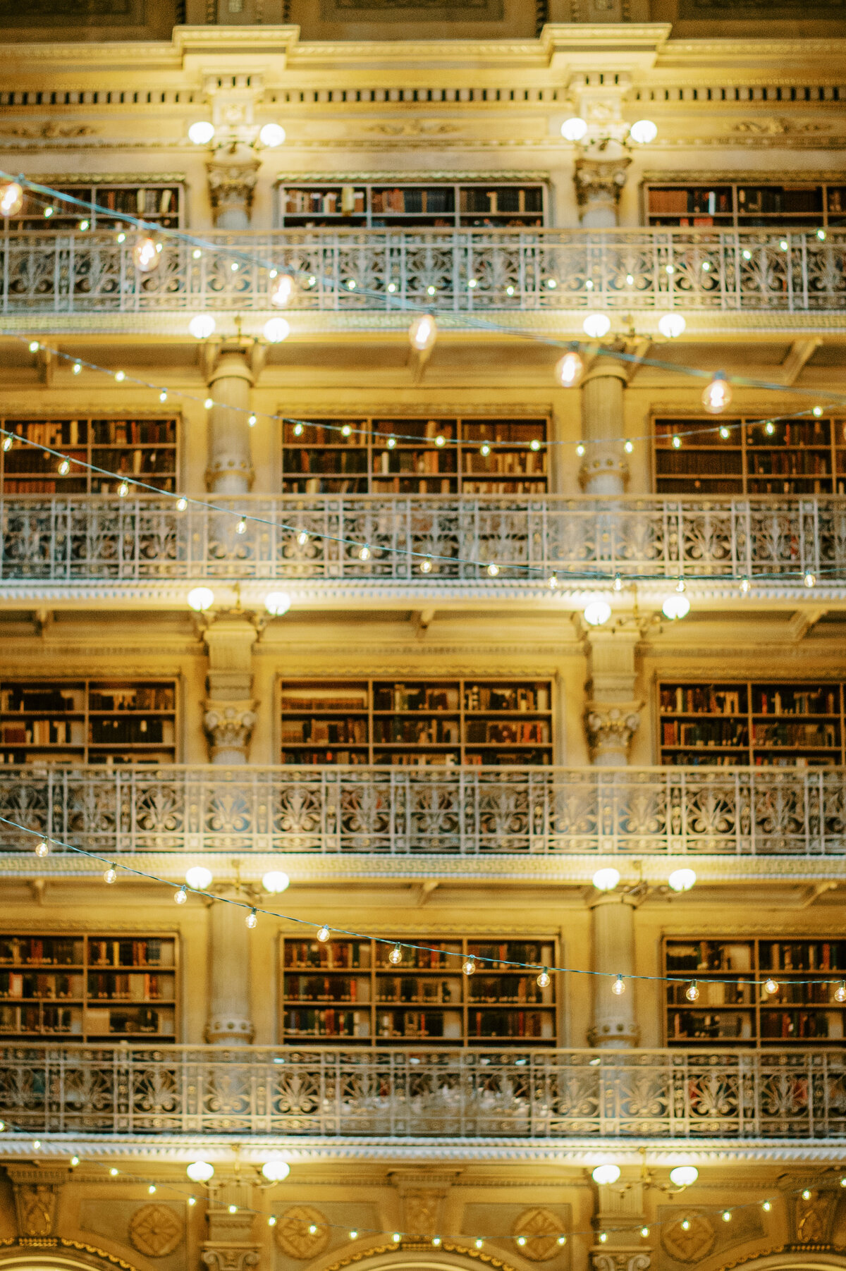 George-Peabody-Library-Engagement-Photos-4