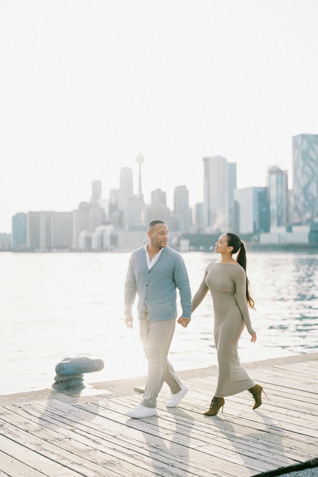 E11-Engagement-photo-shoot-in-Downtown-Toronto-Maria-and-DeVon-2025-04-14-2500px-1089