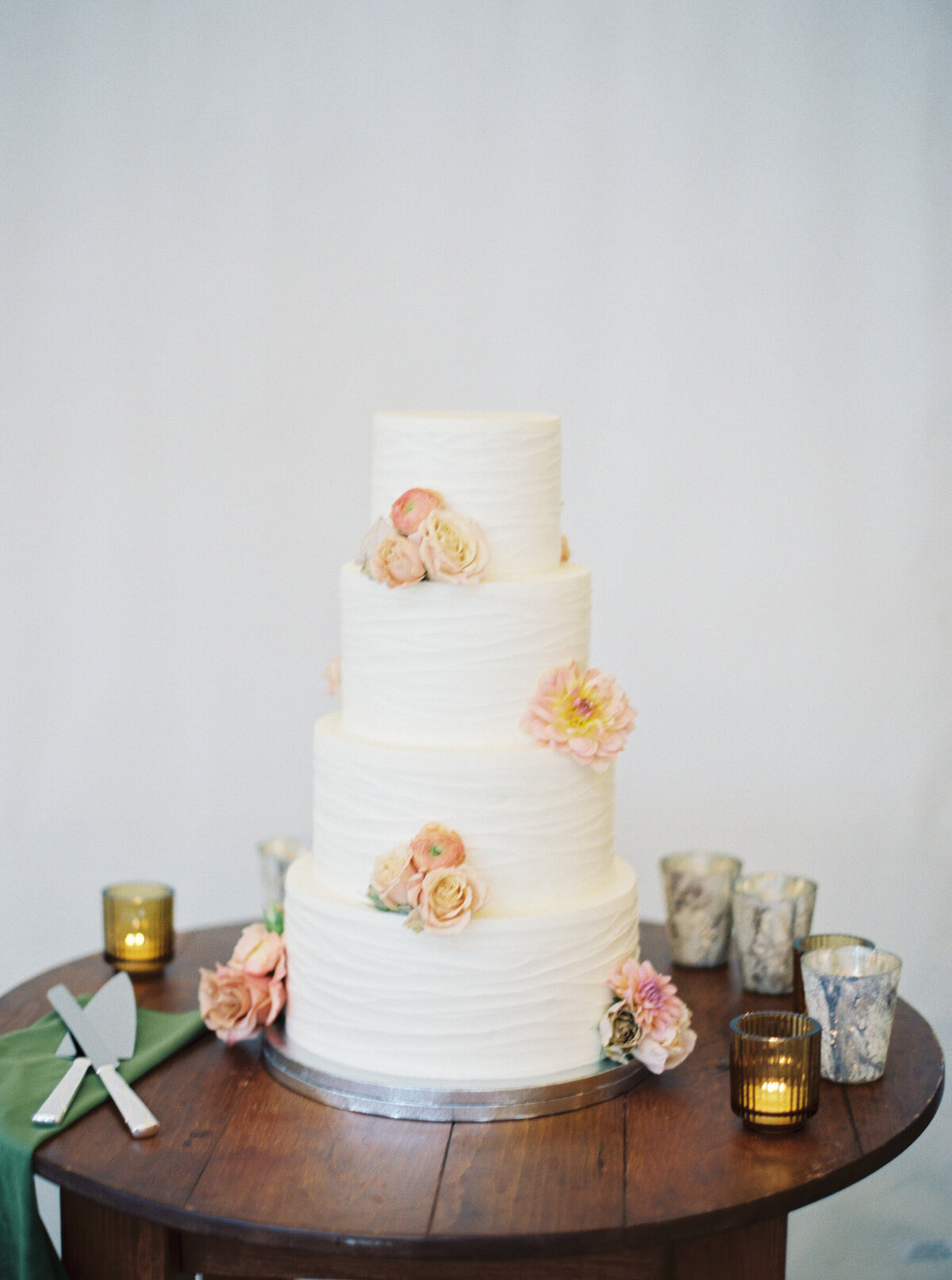 Emily March Photography Wilmington, North Carolina and Destination Wedding Engagement Photographer Heirloom Photography for Memorable Gatherings Light Airy Sentimental Imagery Images Weddings_Castle Hill Inn Wedding - 076