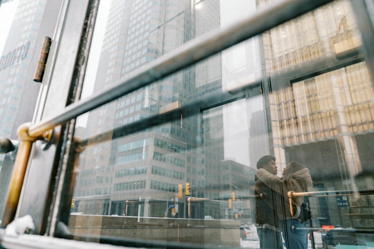 E10-Winter-snowy-engagement-photoshoot-in-Toronto-Zhan-and-Tina-2025-02-16-2500px-1029