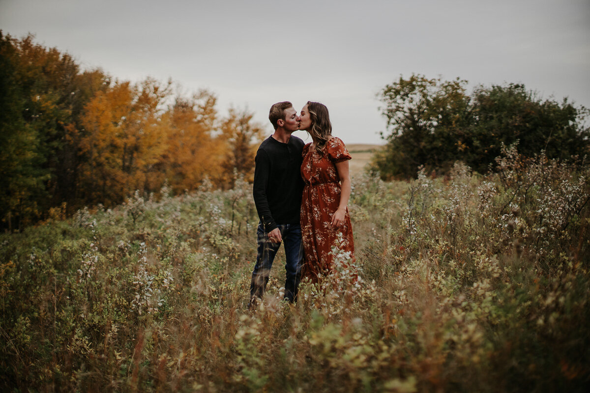 lumy+co_badlands-local-buffalo-jump-engagement-photographer-23