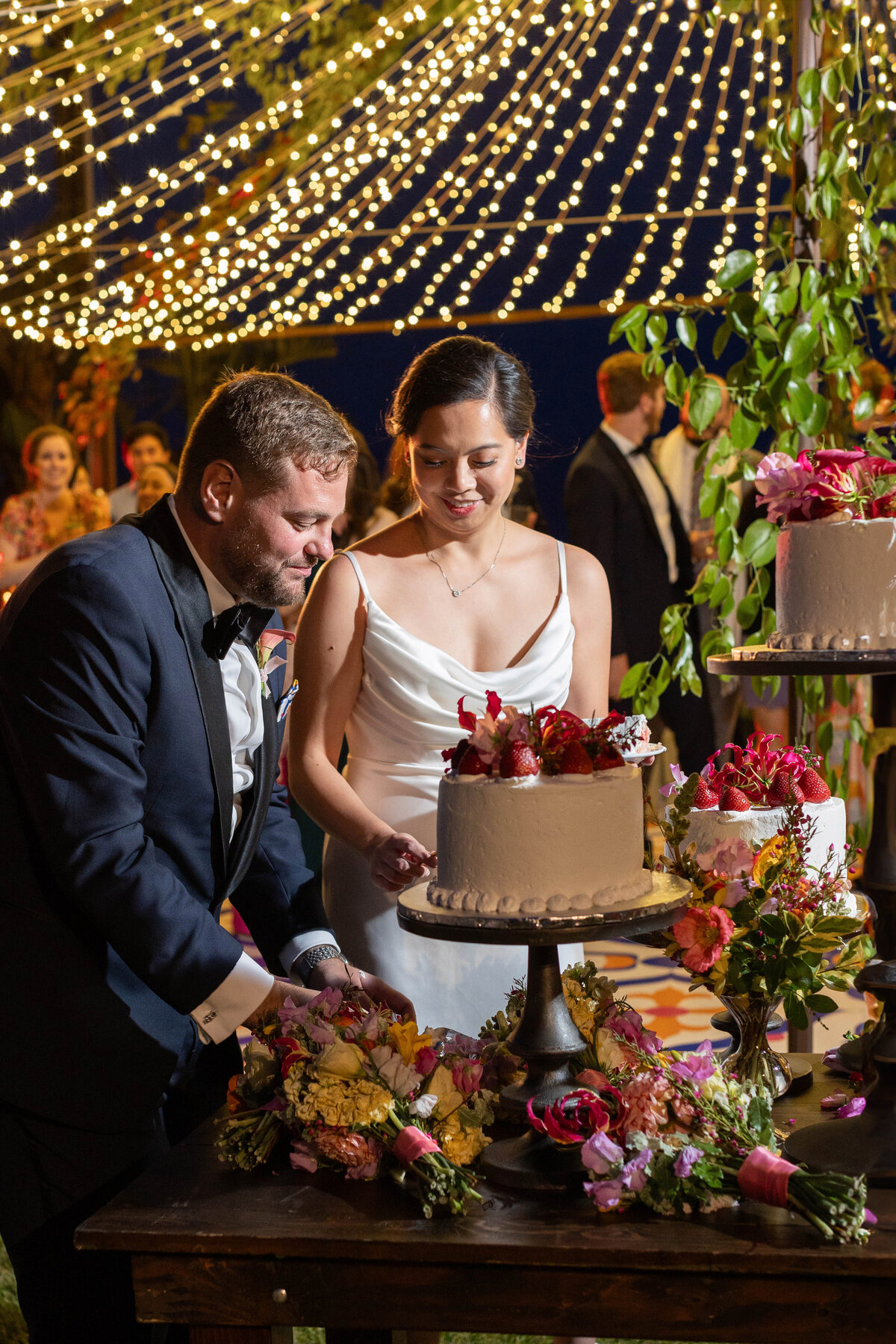 bride and groom cutting the cake at Malibu Seaview Estate