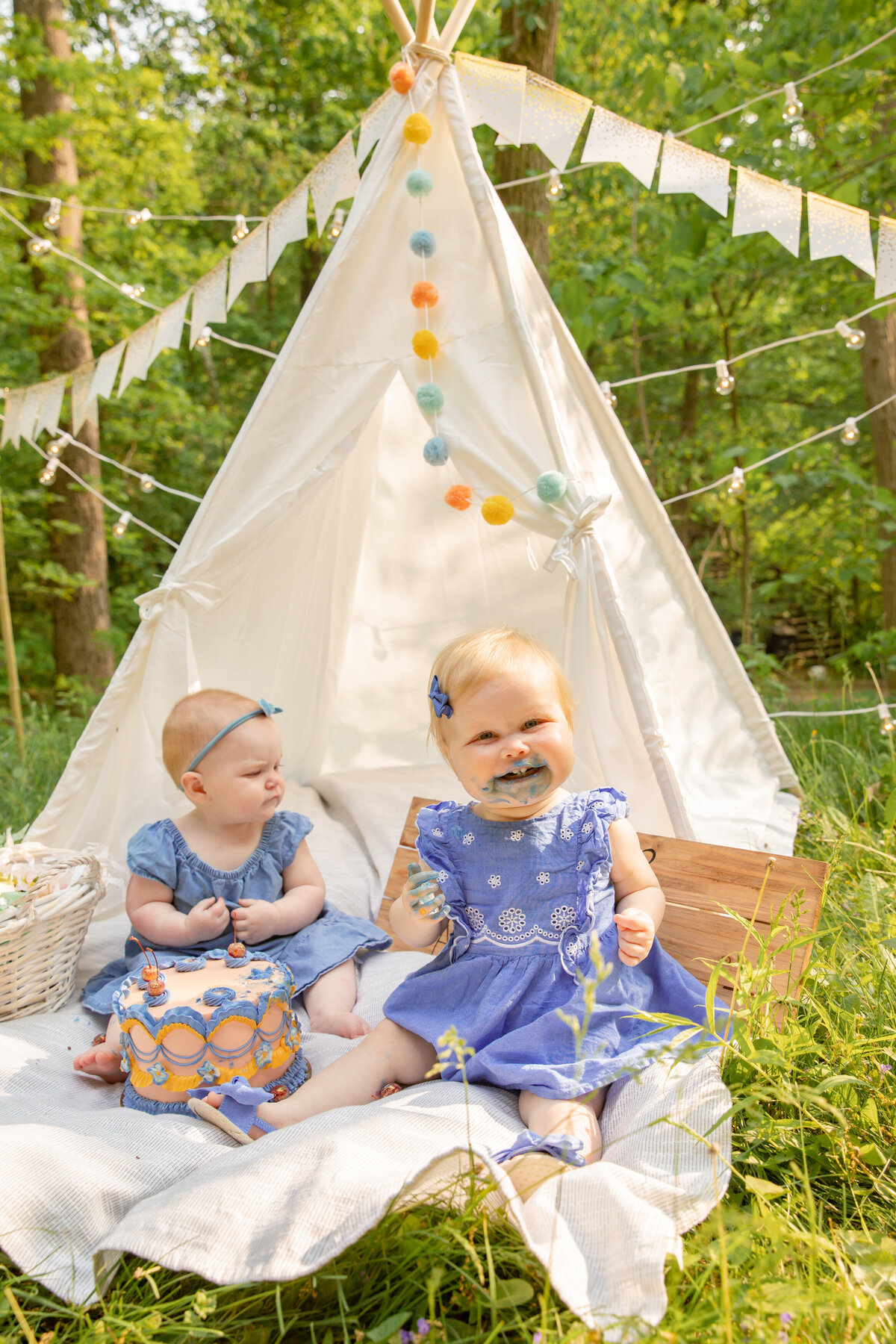 baby-girls-smash-cake-tent-sweet-heather-anne