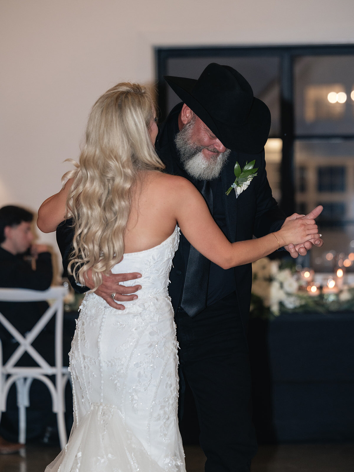 2025-10-11_DykesWeddingPreviews_MollyMurphyPhotography-102