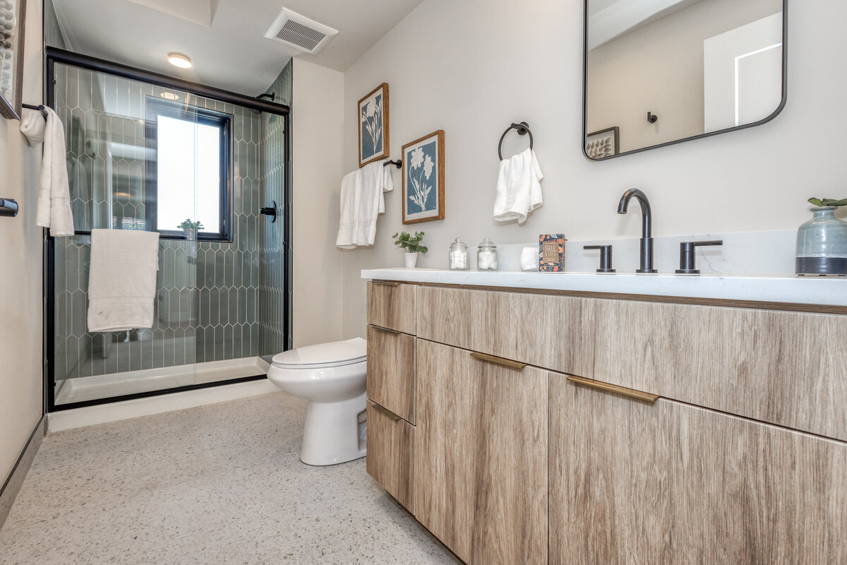 958-968 N Washington St-Mary Lou Apartments in Downtown Denver-Unit 958-202 staged-019