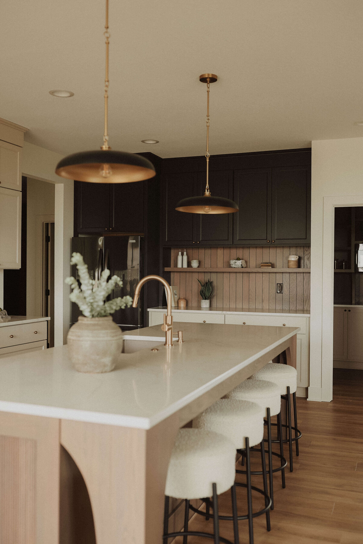 3029-Kitchen-Grimes-Central-Iowa-Custom-Home-JRL-Builders-3F1A4265