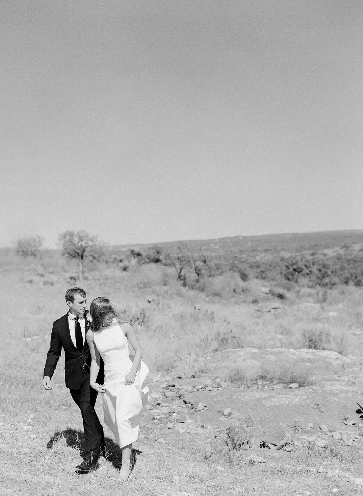 kendall-stephen-bw-theory-hill-country-wedding26_1