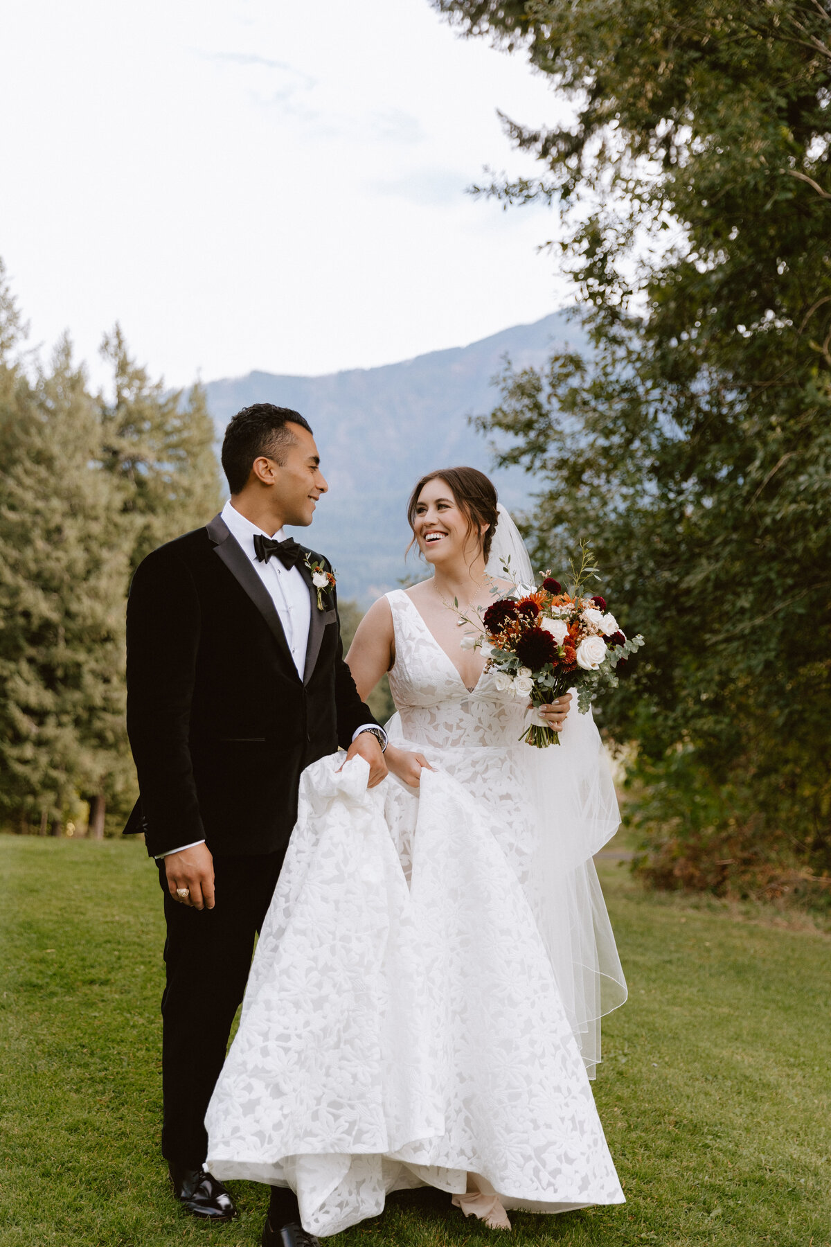 ElizabethMaguirePhoto-Skamania-Lodge-Wedding-10