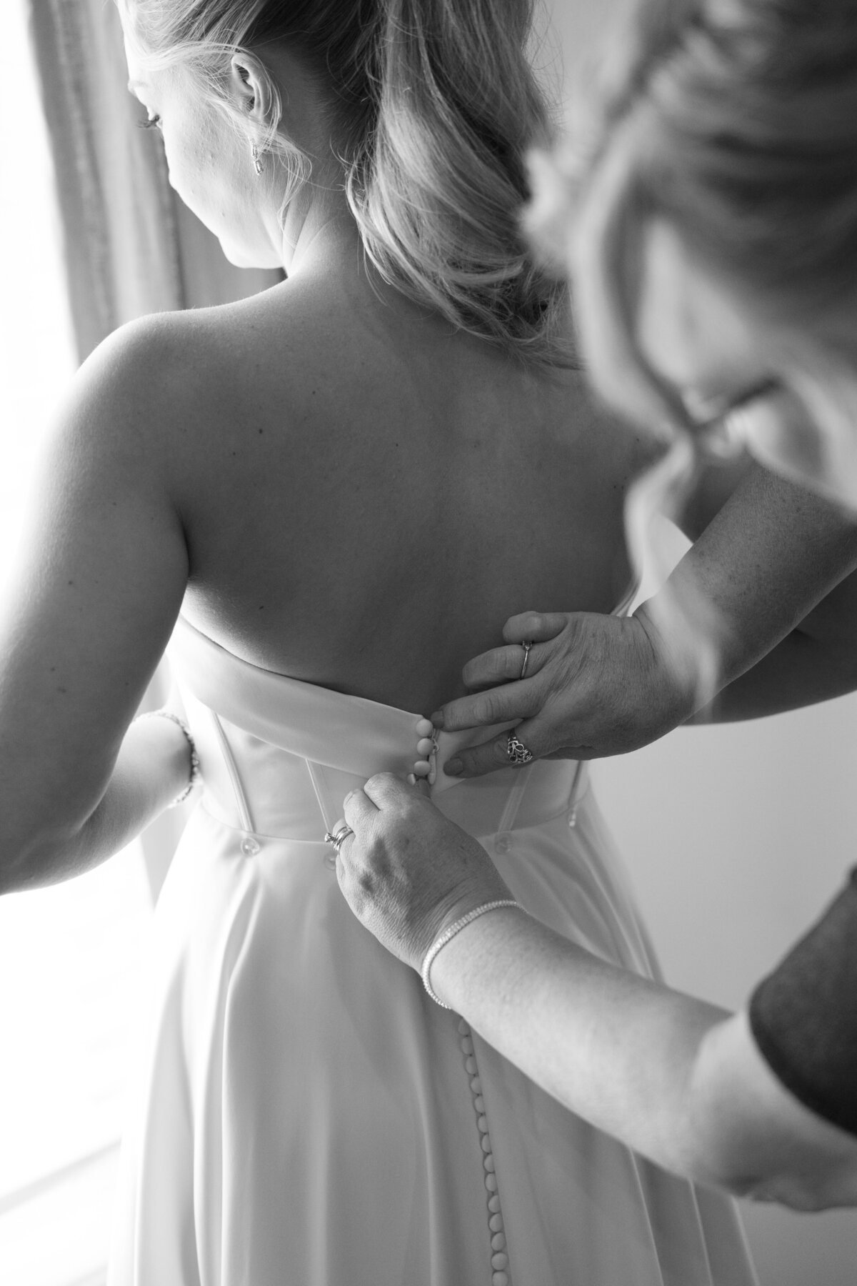 Indianapolis Garden Wedding Candid and documentary style photography17