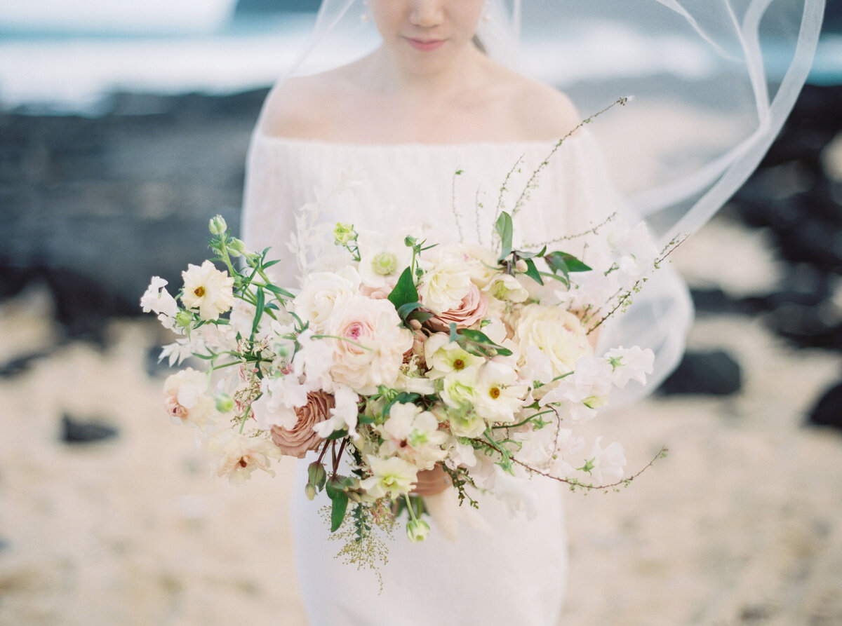 hemingway-hawaii- beach -bouquet