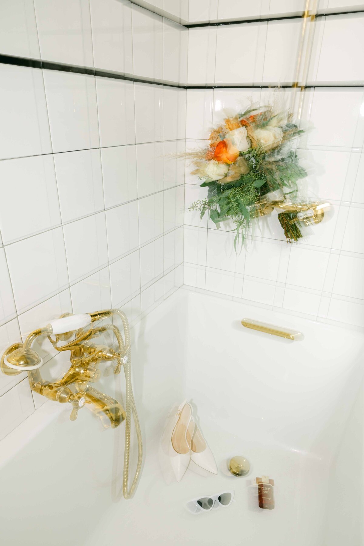 wedding-day-details-in-a-bathtub